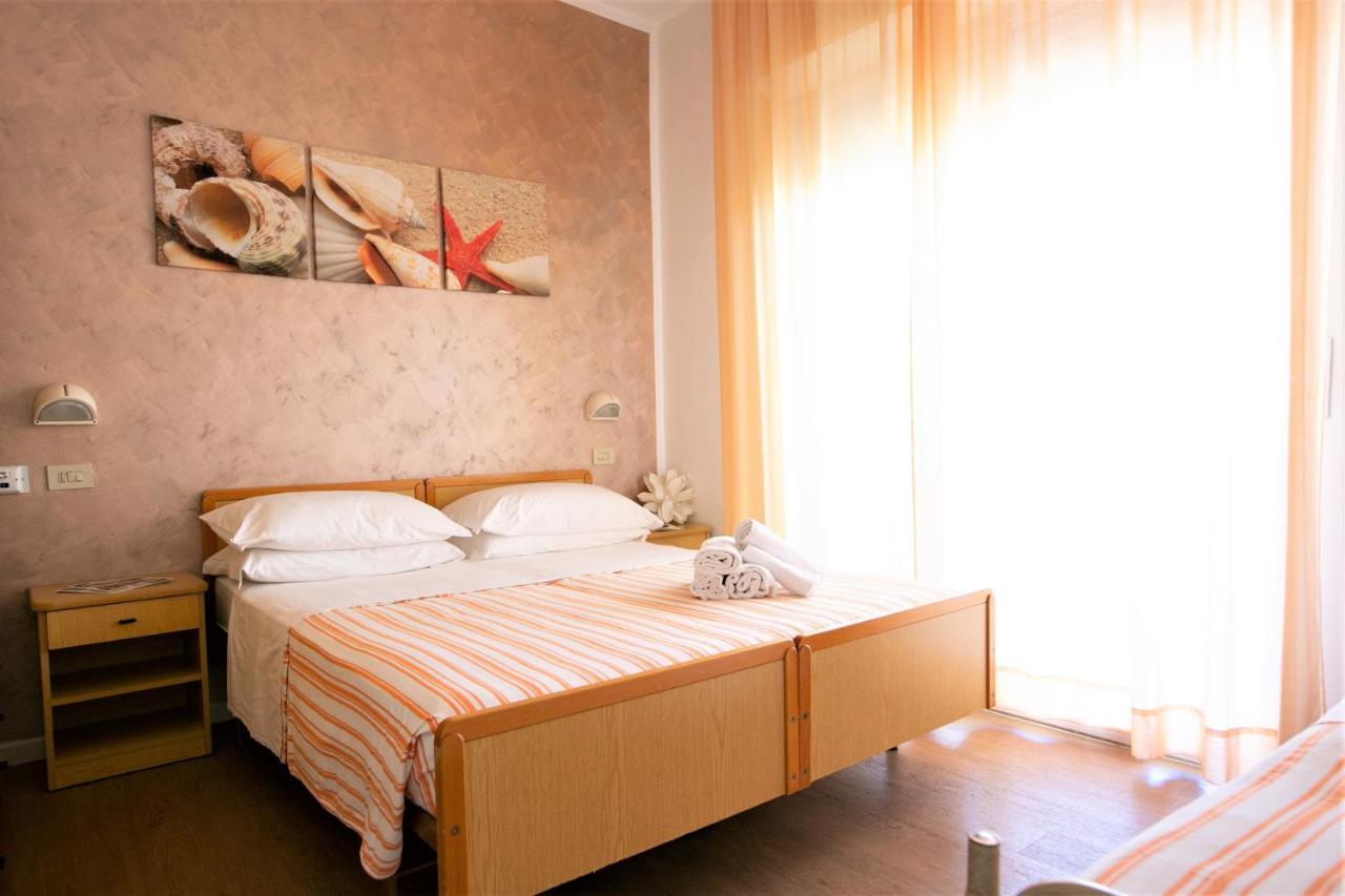 Hotel Villa Gioiosa Rimini Esterno foto